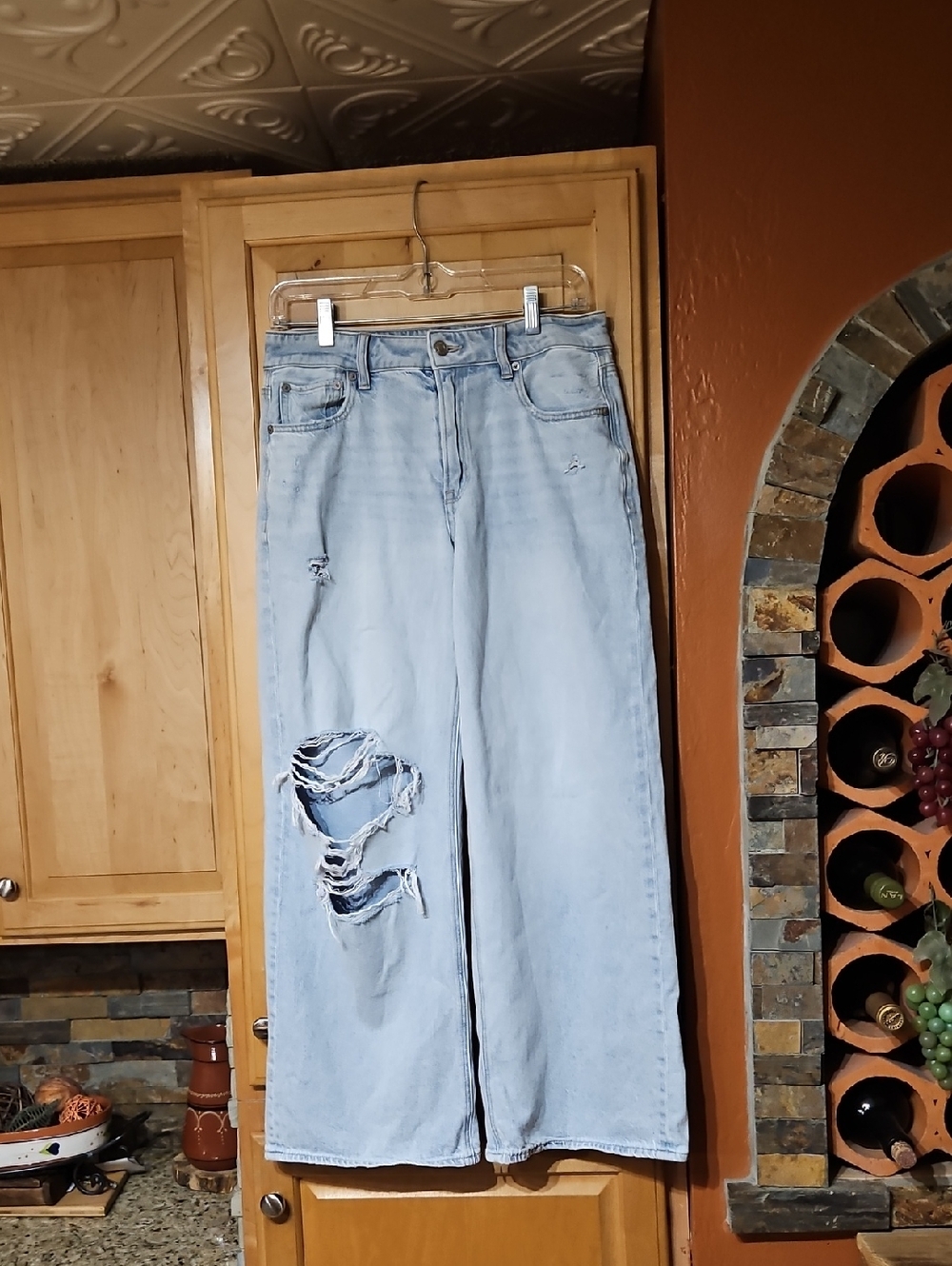 American Eagle Light Wash Strigid Super High-Rise Baggy Wide Leg Ankle Jeans